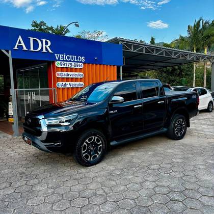 TOYOTA HILUX 2.8 D-4D TURBO DIESEL CD SRX 4X4 AUTOMÁTICO TOYOTA HILUX 2.8 D-4D TURBO DIESEL CD SRX 4X4 AUTOMÁTICO